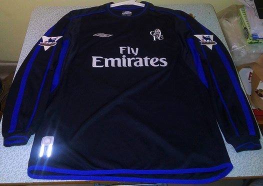Chelsea Away football shirt 2002 - 2004. Sponsored by Emirates