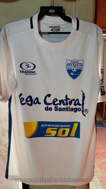 Deportes Recoleta Home football shirt 2017