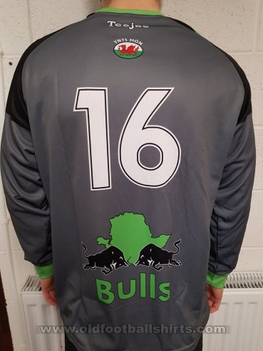 Trearddur Bay Bulls Home football shirt 2019 - 2020
