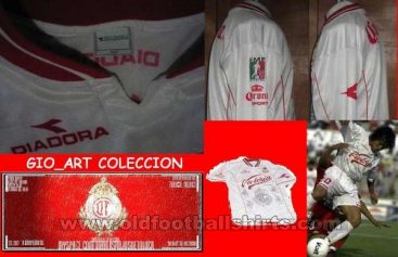 Toluca Away football shirt 1998