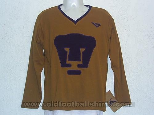 Club Universidad Nacional Away football shirt 1979 - ?