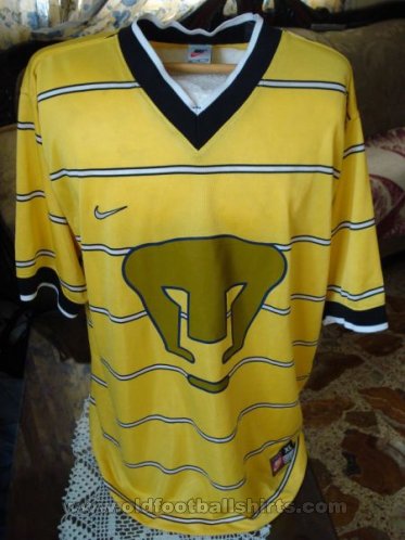 Club Universidad Nacional Goalkeeper football shirt 1997