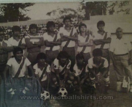 Águilas de la UPAEP Home football shirt 1975 - 1976