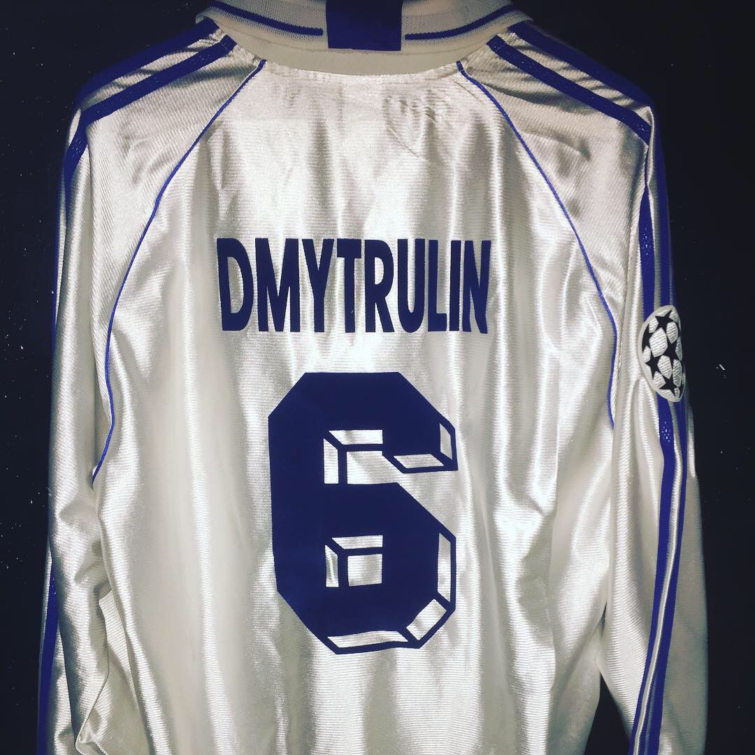 Urne maillot de football en carton -Création meubles en carton