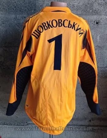 Dynamo Kiev Goalkeeper football shirt 2004 - 2005