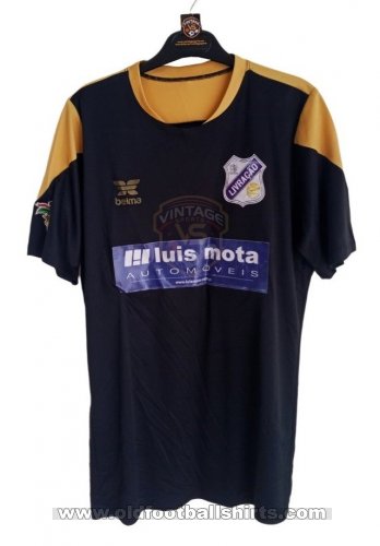 GD Livração Away football shirt (unknown year)