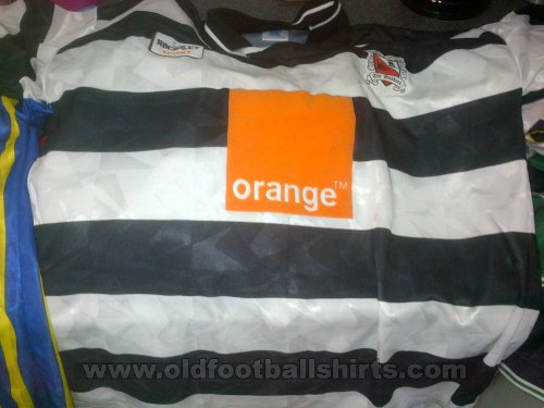 Darlington Home football shirt 1995 - 1996