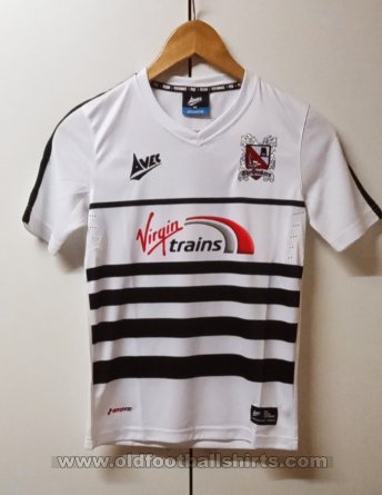 Darlington Home football shirt 2017 - 2018