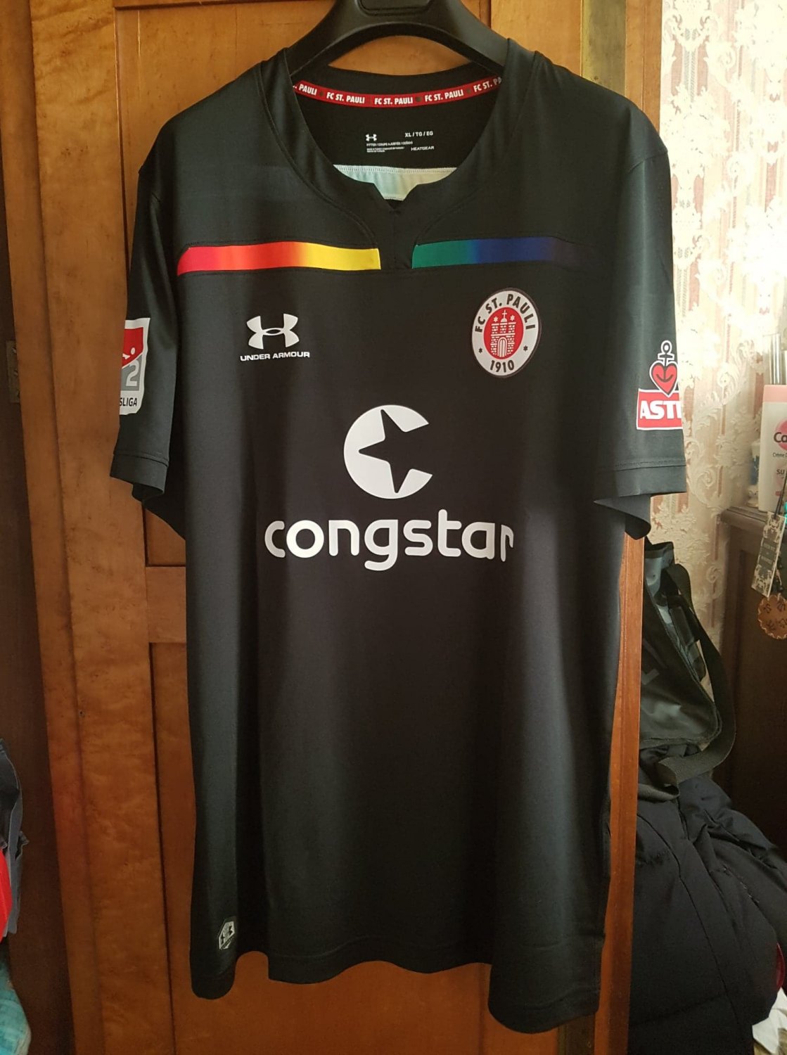 ponerse en cuclillas repetir Devorar St Pauli Third football shirt 2019 - 2020. Sponsored by Congstar