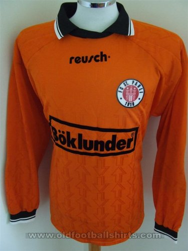 St Pauli Goalkeeper football shirt (unknown year)