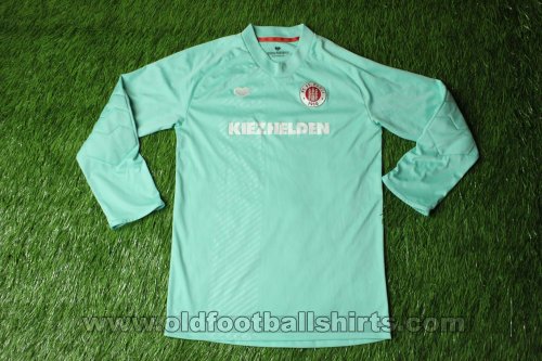 St Pauli Goalkeeper football shirt 2013 - 2014
