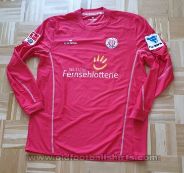 St Pauli Goalkeeper football shirt 2012 - 2013