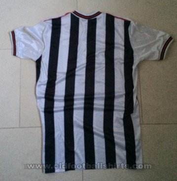 Grimsby Town Home football shirt 1988 - 1989