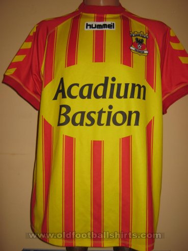 Go Ahead Eagles Home football shirt 2004 - 2005