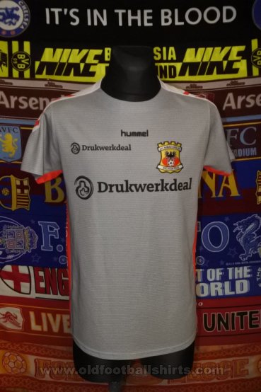 Go Ahead Eagles Third football shirt 2016 - 2017