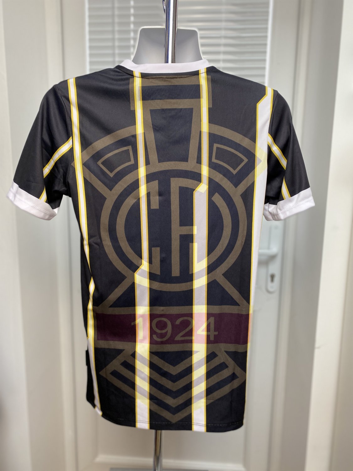 Maillot Domicile Clube Ferroviário Da Beira 2022, Umbro, Taille XXL (poitrine 50), Neuf