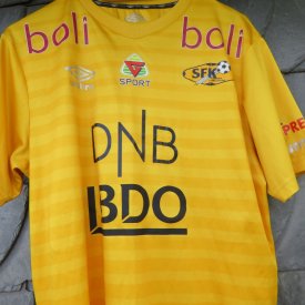 FK Steinkjer Home football shirt (unknown year) sponsored by DNB
