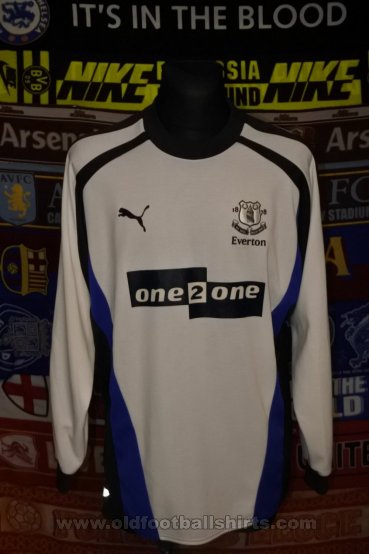 Everton Goalkeeper football shirt 2001 - 2002
