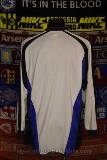 Everton Goalkeeper football shirt 2001 - 2002