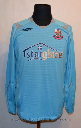 Lincoln City Goalkeeper football shirt 2008 - 2009