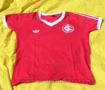 Internacional Home football shirt 1980 - 1981