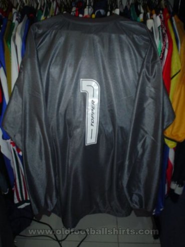 Internacional Goalkeeper football shirt 2002