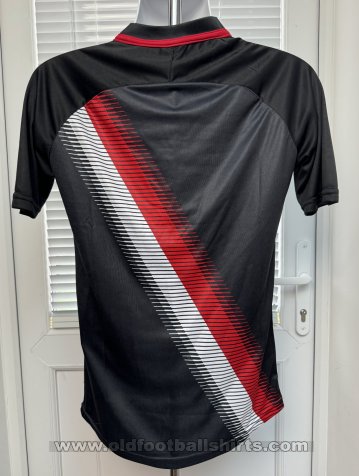Larnaka Gençler Birliği SK Home football shirt (unknown year)