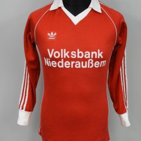 Rot-Weiss Berrendorf Unknown shirt type (unknown year) sponsored by Volksbank Niederaußem
