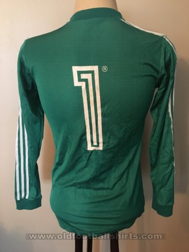 Colorado Esporte Clube Goalkeeper football shirt 1980