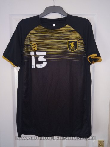 Mansfield Town Training/Leisure football shirt (unknown year)