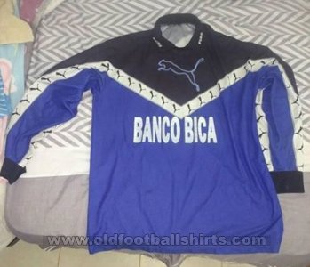 Union De Santa Fe Goalkeeper football shirt 1996