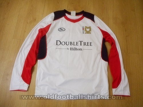 Milton Keynes Dons Home baju bolasepak 2010 - 2011