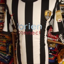 Notts County Home חולצת כדורגל 2010 - 2011 sponsored by Lorien Connect