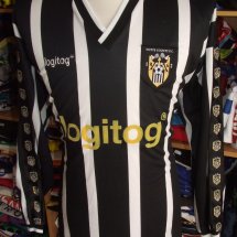 Notts County Home football shirt 2001 - 2002 sponsored by Logitog