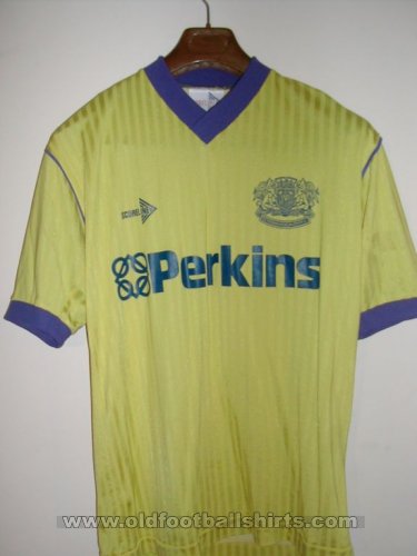 Peterborough United Away baju bolasepak 1989 - 1990