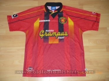 Nagoya Grampus Eight Home חולצת כדורגל 1996 - 1998