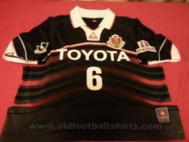 Nagoya Grampus Eight Tredje fotbollströja 1997 - 1998