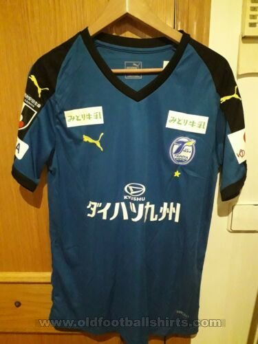 Oita Trinita Home football shirt 2019