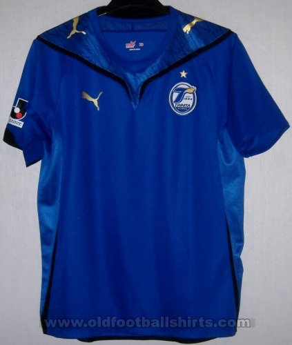 Oita Trinita Home baju bolasepak (unknown year)