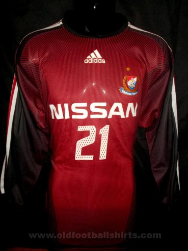 Yokohama F. Marinos Goalkeeper football shirt (unknown year)