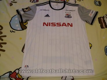 Yokohama F. Marinos Away football shirt 2020