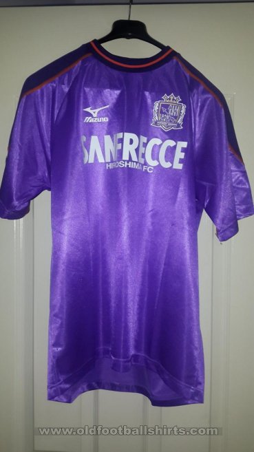 Sanfrecce Hiroshima Home football shirt 2006