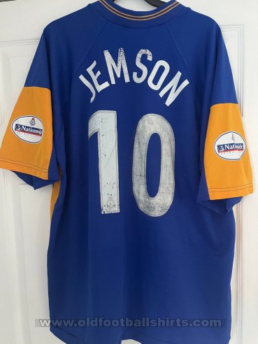 Shrewsbury Town Home football shirt 2001 - 2003