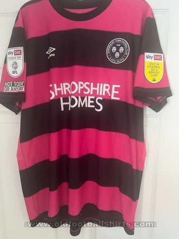 Shrewsbury Town Away baju bolasepak 2021 - 2022