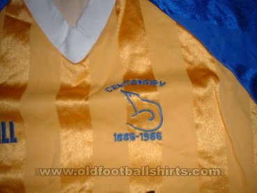 Shrewsbury Town Third football shirt 1986