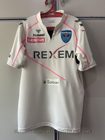 Yokohama F.C. Latihan/luangan baju bolasepak 2012