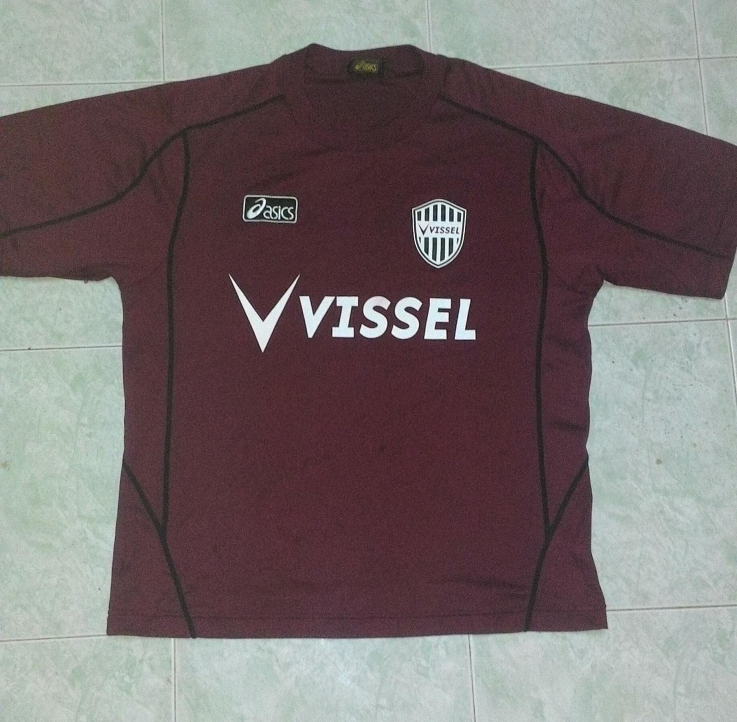 Asics dévoile les maillots 2019 du Vissel Kobe de Villa et Iniesta