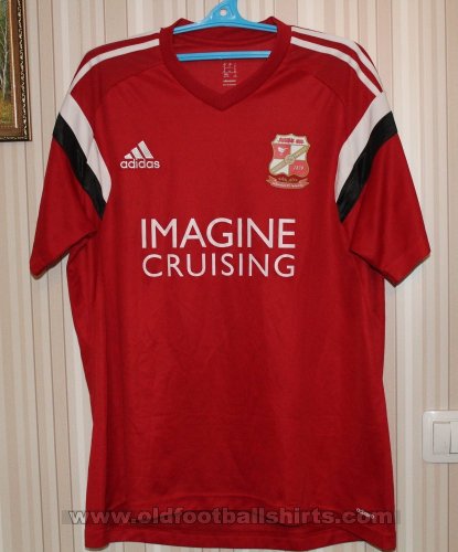 Swindon Town Training/Leisure football shirt 2014 - 2015