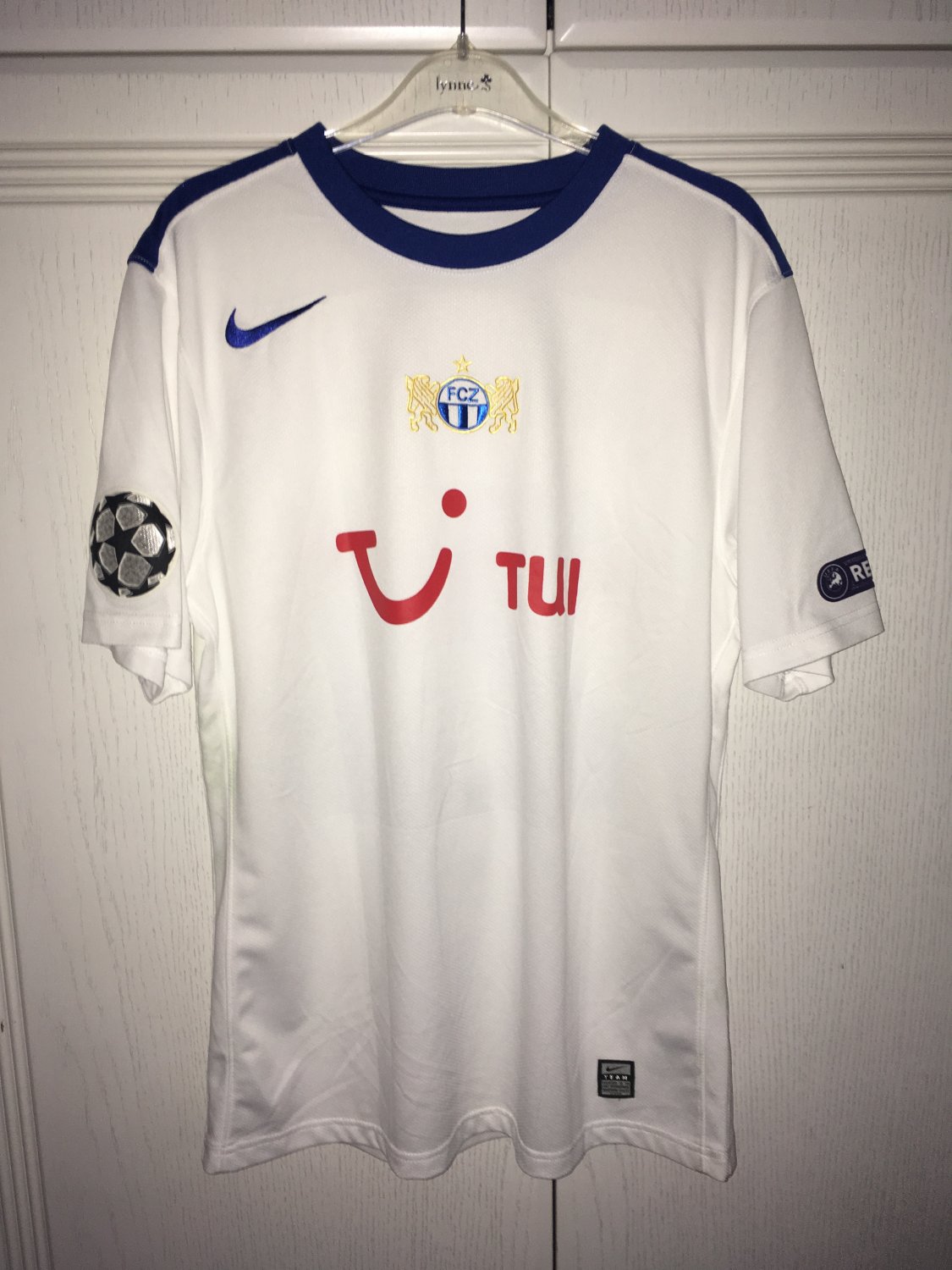 Zürich Home football shirt 2009 2011. Sponsored by Tui