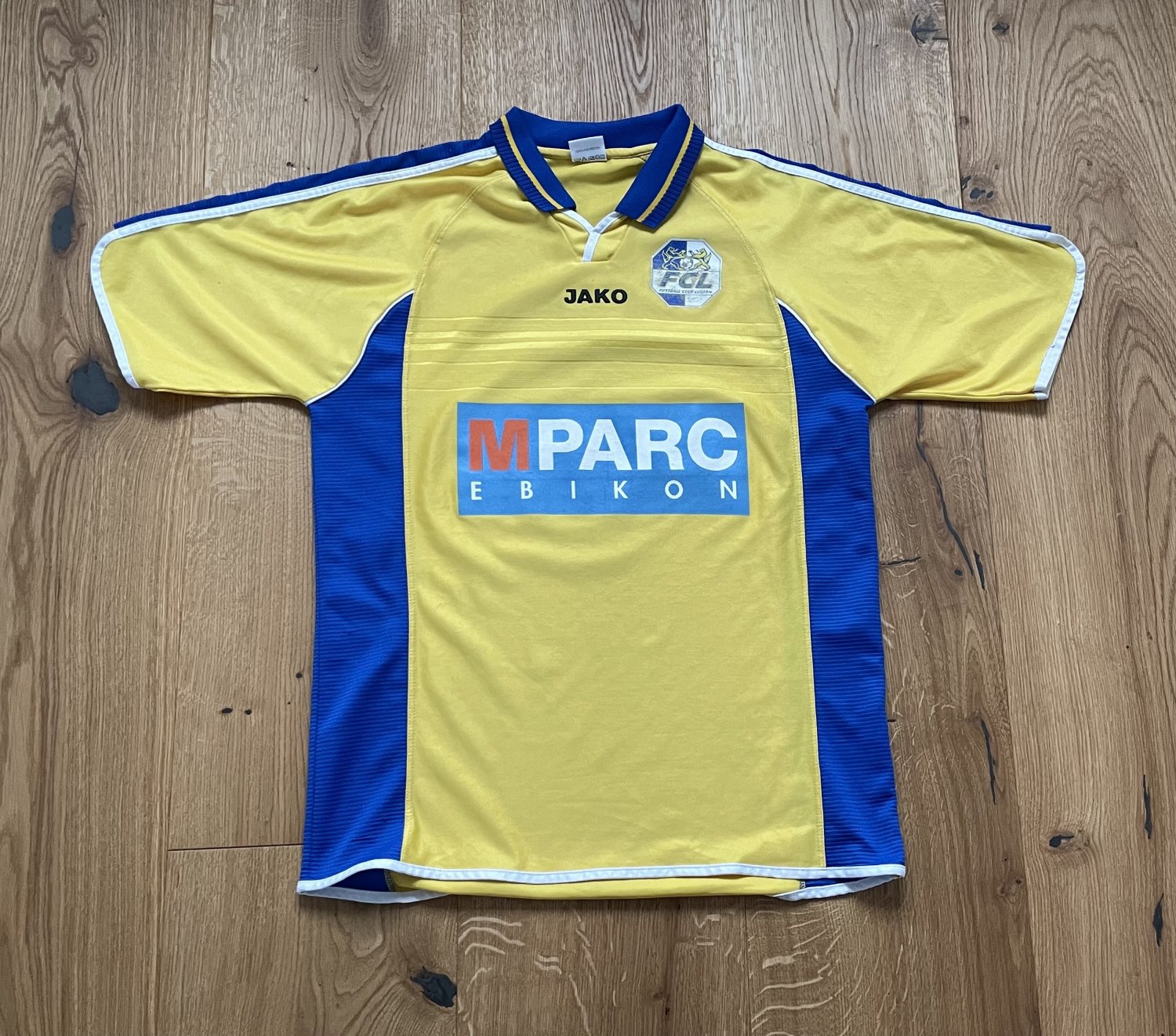 Histoire des Maillots Sports Globe - Football Kit Archive